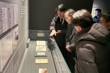 광복 80주년 기념특별전 '대한국인 안중근 쓰다' 교구청 꾸리아 사제단 방문